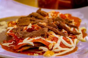 Chilaquiles con Carne Enchilada