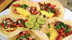 Orden de tacos al pastor CON QUESO