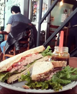 Para Comer | Sándwich Atún o Jamón Serrano
