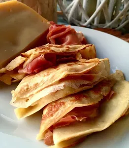 Crepa Jamón Serrano + Manchego + Queso de Cabra