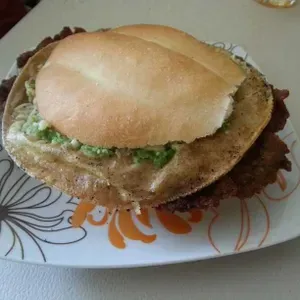 Torta de Milanesa con Chalupa + Postre GRATIS