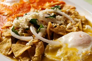 Huevos Divorciados con Bistec