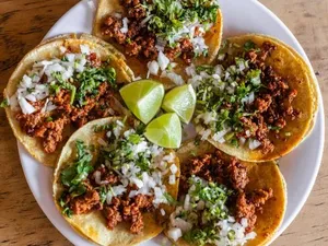 Orden de 5 tacos de longaniza especial