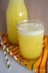Jarra de Agua de Piña