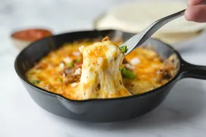 Queso Fundido con Chorizo Argentino