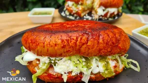 Pambazo de salchicha