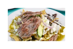 Chilaquiles con Arrachera