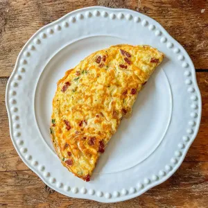 Omelette Chorizo con Queso
