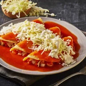 Combo Enchiladas Rojas (5 piezas) + Postre GRATIS