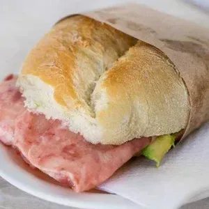 Torta de Milanesa con Queso de Puerco + Postre GRATIS