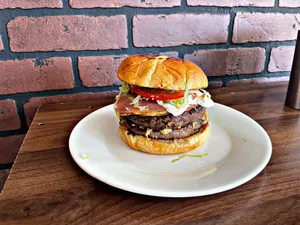 Hamburguesa especial pastorcito intenso
