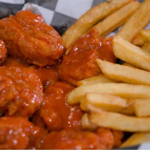 Boneless con Papas 4 Pz