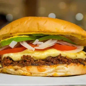Torta de Pechuga Asada con Pierna + Postre GRATIS