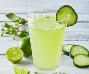 Agua de Pepino con limón