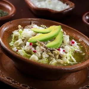 Pozole Verde Grande (Pollo)