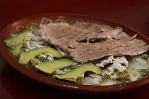 Chilaquiles con Cecina (120 gr Aprox)