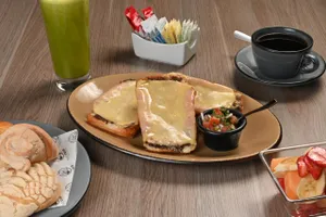 Molletes de Jamón y queso