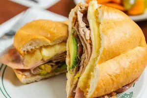 Torta Hawaiana Clásica