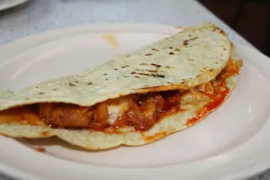Quesadilla de Chicharrón Seco