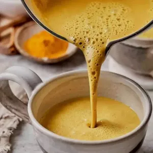 Leche Dorada Caliente