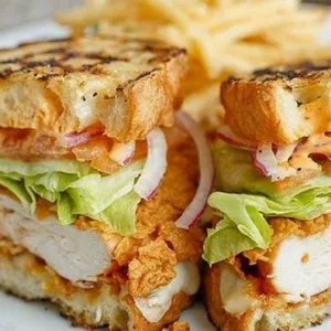Sandwich Milanesa + Postre GRATIS