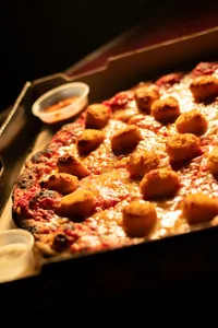 Pizza grande | Palomitas de Pollo